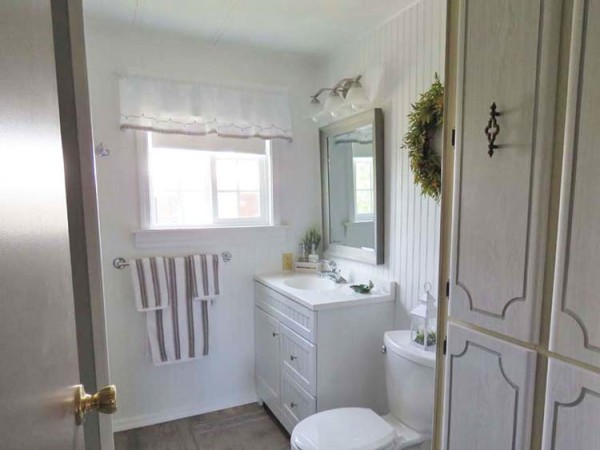 2nd Bathroom With Shower